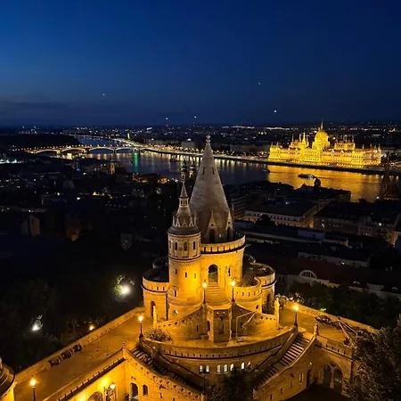Apartment Spacious Soho Gem - Center - Free Parking Budapest