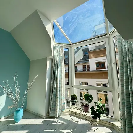 Spacious Soho Gem - Center - Free Parking Appartement *