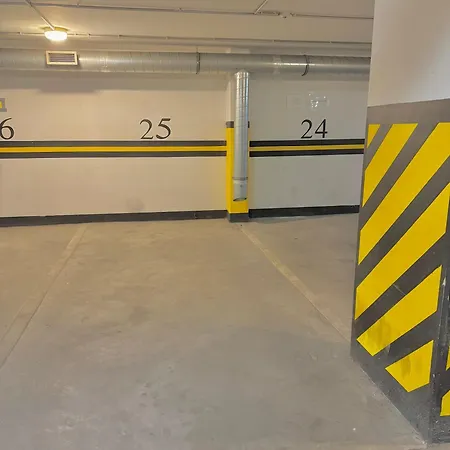 Spacious Soho Gem - Center - Free Parking Appartement *