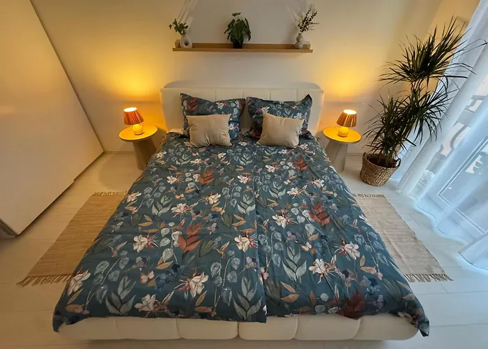 Spacious Soho Gem - Center - Free Parking Apartament