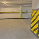 Spacious Soho Gem - Center - Free Parking Apartment *