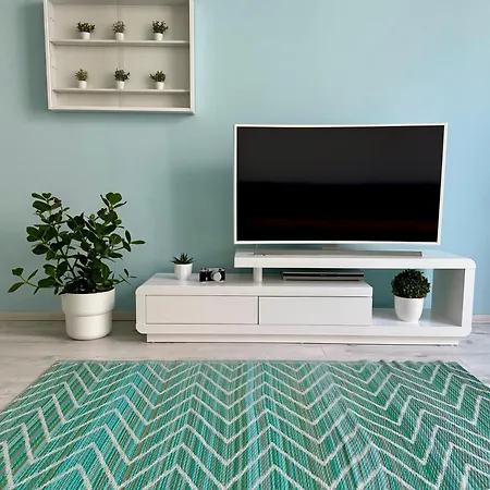 Spacious Soho Gem - Center - Free Parking Apartment Budapest