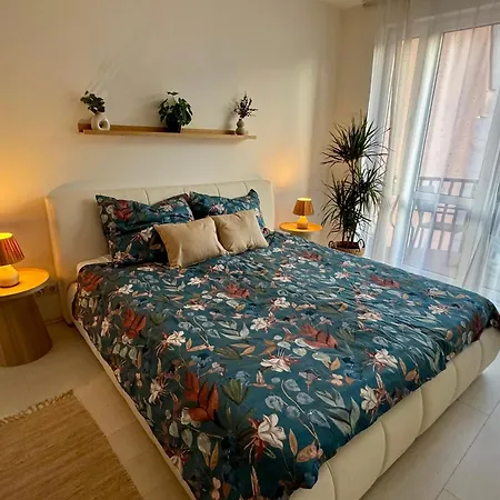 Spacious Soho Gem - Center - Free Parking Apartment Budapest